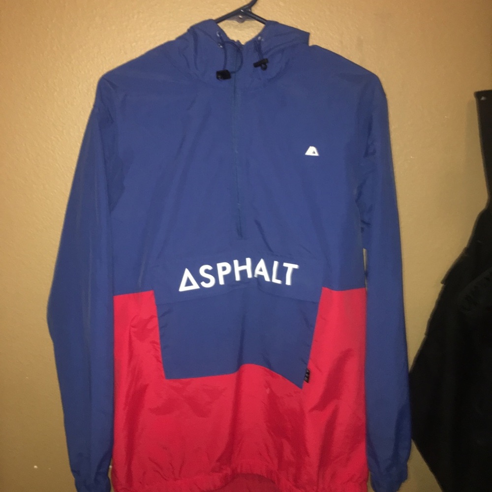 ASPHALT WINDBREAKER